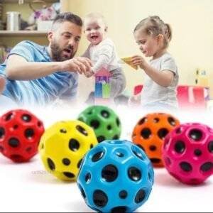 High Resilience Hole Ball Soft Bouncy Ball Anti-fall Moon Shape Porous Bouncy Ball Kids Indoor Outdoor Toy Kids Adults Soft Pu Foam Anti-stress Moon Shape Porous Bouncy Space Balls High Bouncing Moon Stress Ball (random color)