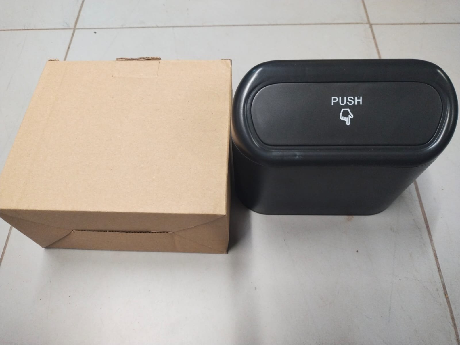 Car Dustbin with Hanging Clip Garbage Dust Case Storage Box (Black) - Image 2