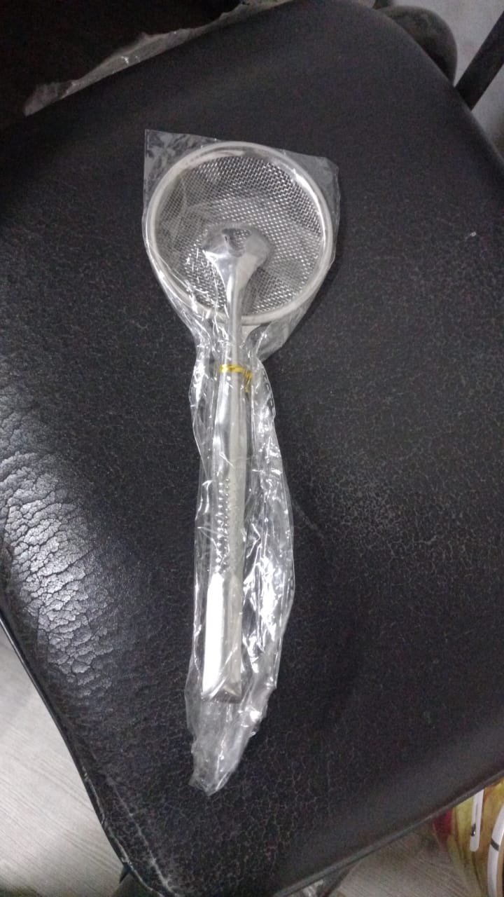 2 IN 1 FRYING TONG | Imported Small Multi-functional 2 in 1 Fry Tool Filter Spoon Strainer With Clip, Oil Frying BBQ Filter Stainless Steel Mesh - Image 2