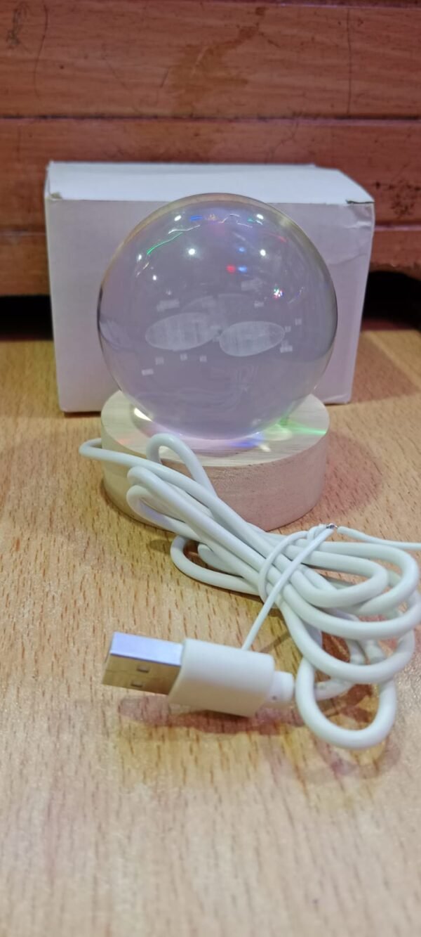 Crystal Ball Night Light Glowing Planet Galaxy Astronaut 3D Moon Table Lamp USB (Random Design) - Image 2
